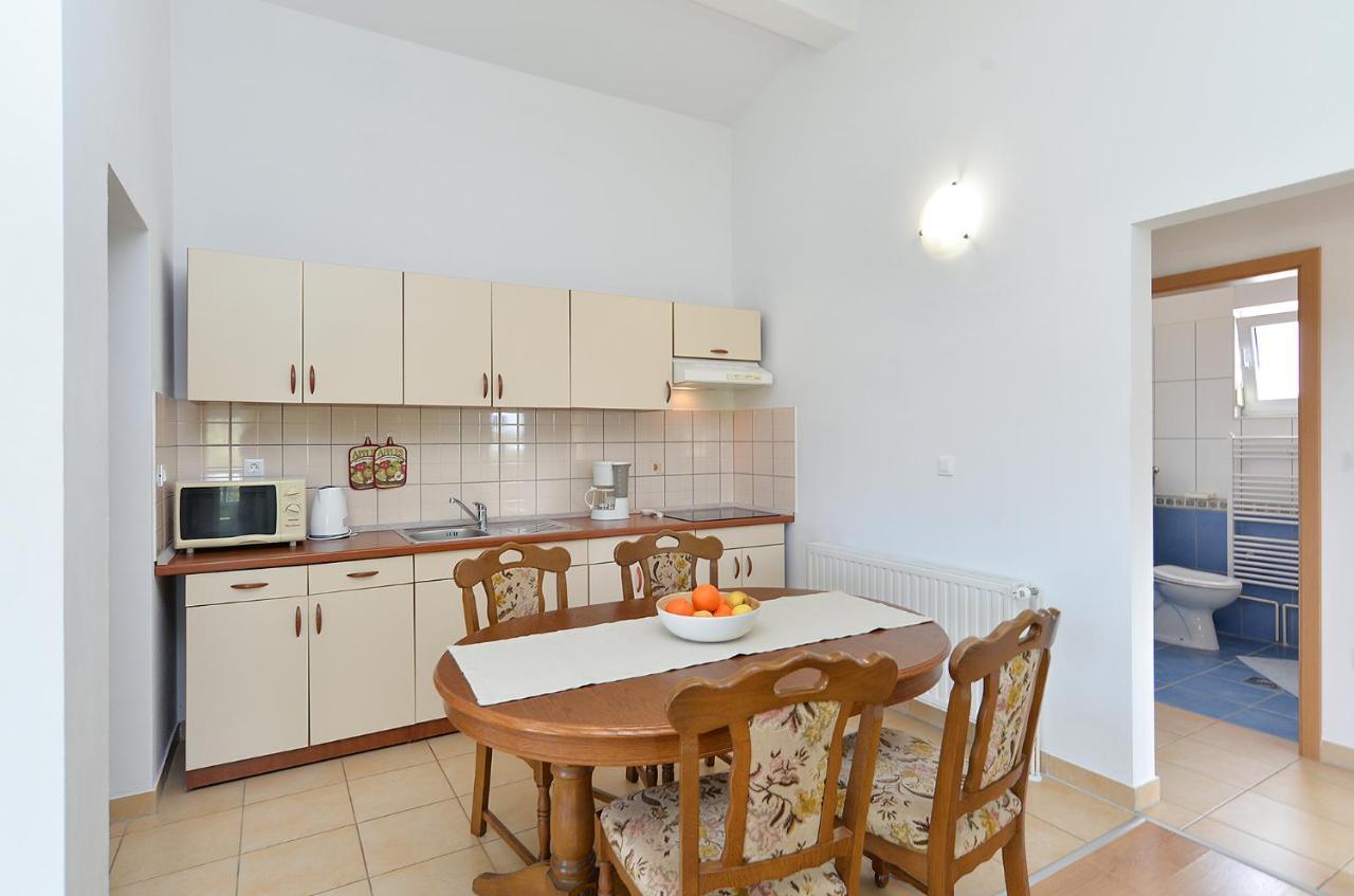 Apartma Apartments Jere 719 Pula