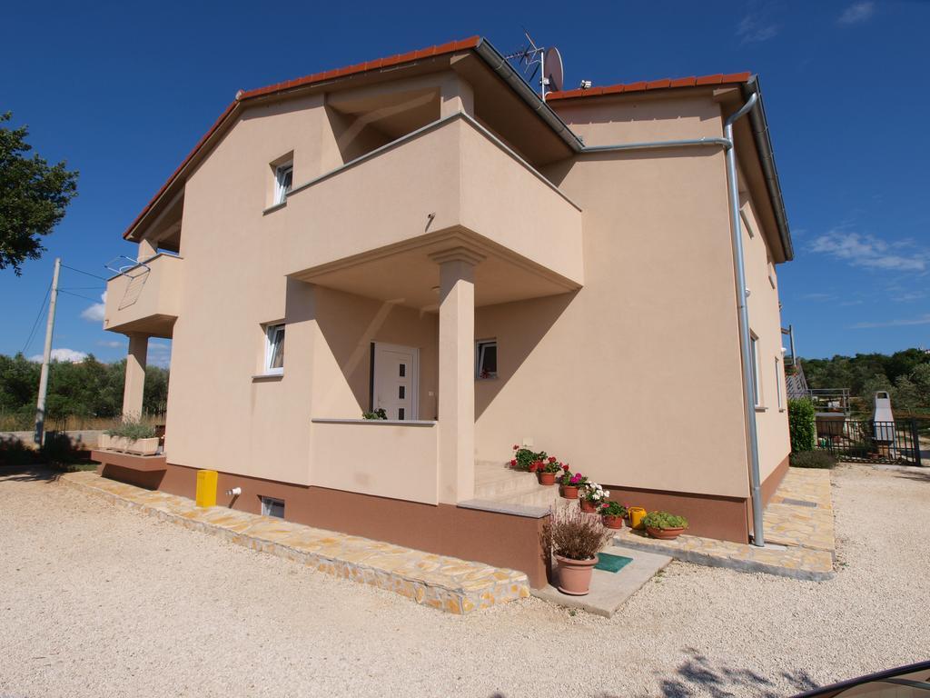 Apartma Apartments Jere 719 Pula